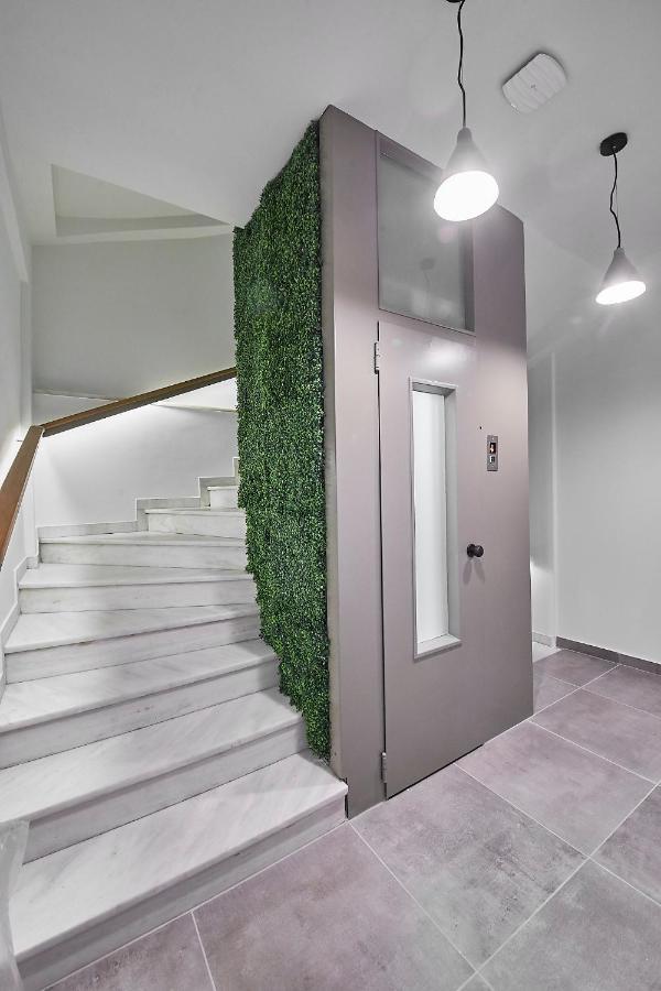 Stay In A Hip Decorated Studio Near Acropolis! Атина Екстериор снимка