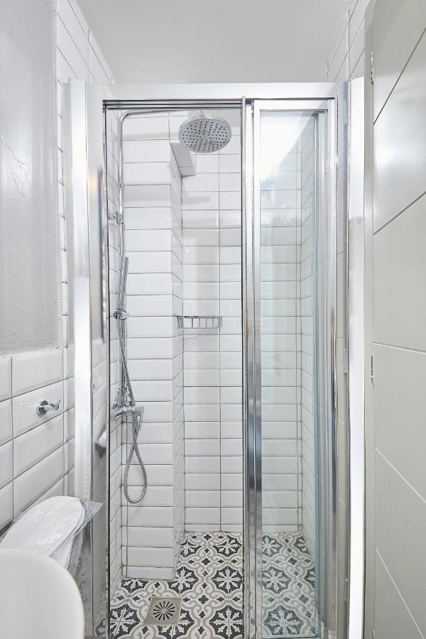 Stay In A Hip Decorated Studio Near Acropolis! Атина Екстериор снимка