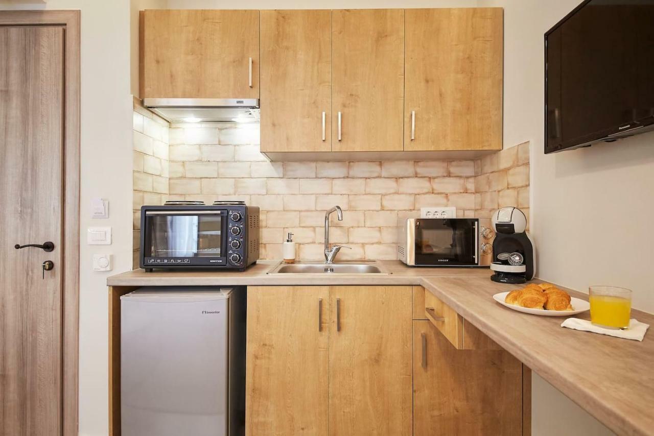 Stay In A Hip Decorated Studio Near Acropolis! Атина Екстериор снимка