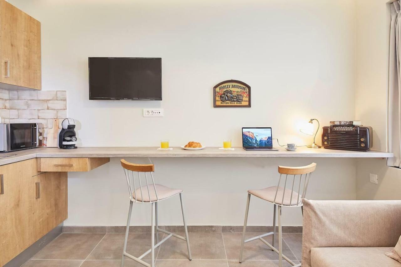 Stay In A Hip Decorated Studio Near Acropolis! Атина Екстериор снимка