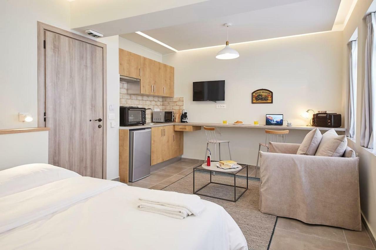 Stay In A Hip Decorated Studio Near Acropolis! Атина Екстериор снимка